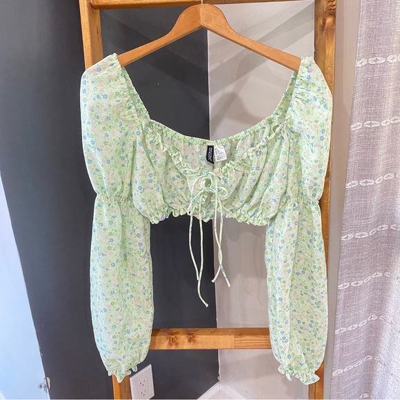 H&M Floral Puff Sleeve Milk Maid Top - Picture 9 of 9